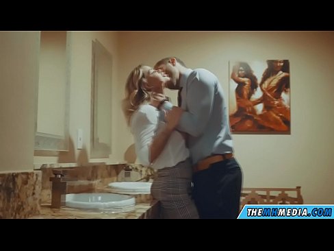 ❤️ Кад те прсата плавуша заведе у јавном тоалету ☑ Само порно на sr.robosexshop.ru ❌❤